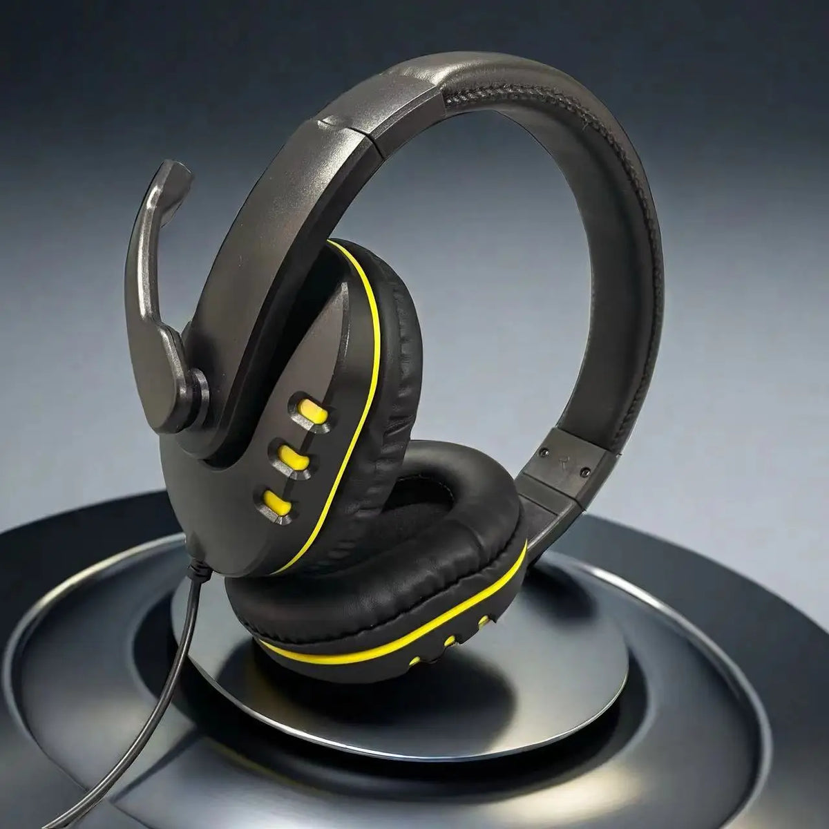 7260 Wired Headphones with Microphone — Multi-Use, 3.5mm, PS4/PS5/Xbox/PC Compatible