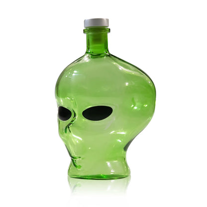900ml Alien-Shape Glass Water Bottle — High Borosilicate, Transparent Green, Desk & Bar Decor
